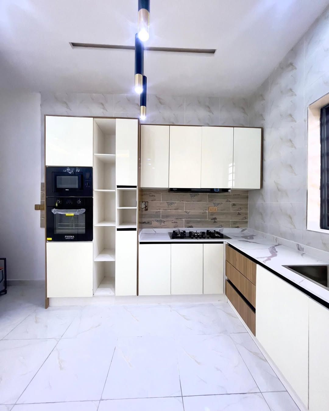 Ultimate Modern 2-Bed with 24/7 Power & Security in Agungi