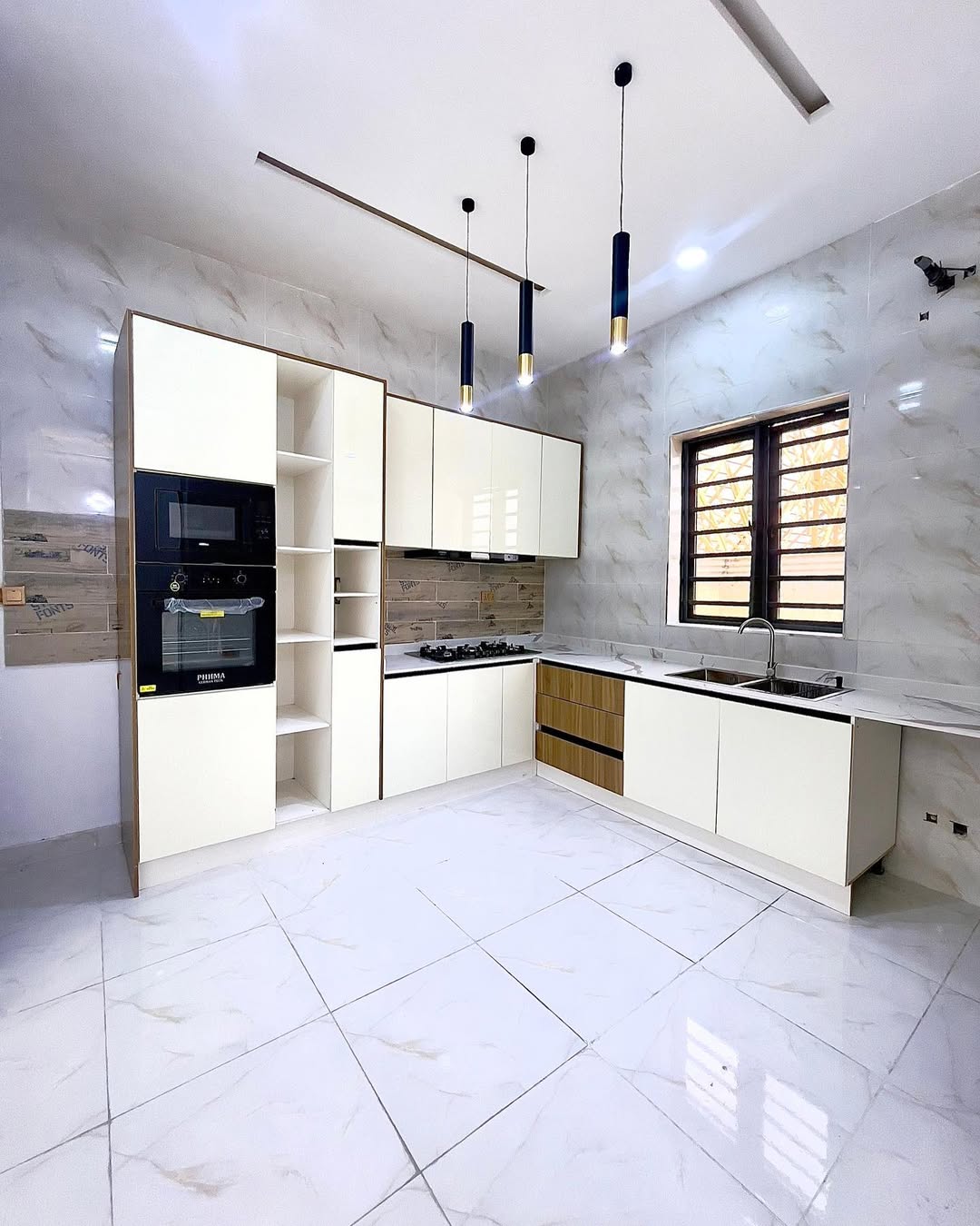 Ultimate Modern 2-Bed with 24/7 Power & Security in Agungi