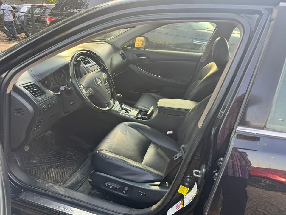 Luxury Lexus ES350: Perfect Drive, Pristine Papers