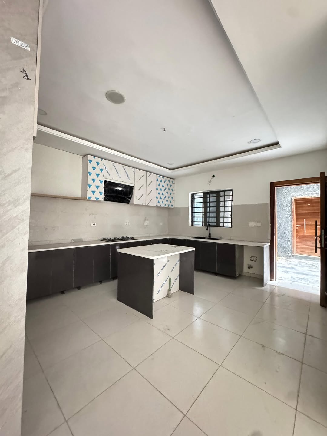 Elegant 4-Bed Terrace Duplex with BQ in Lekki