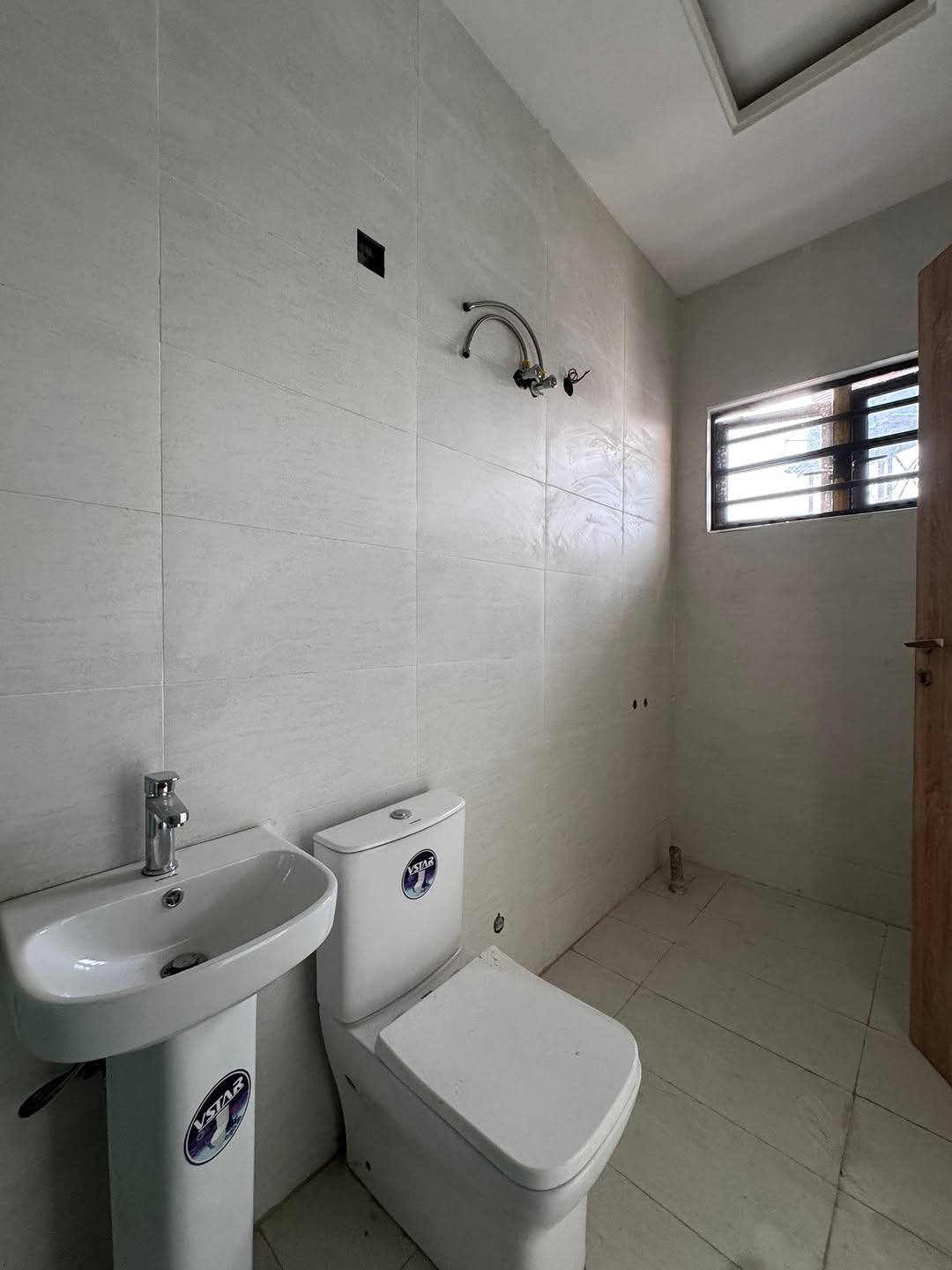 Elegant 4-Bed Terrace Duplex with BQ in Lekki