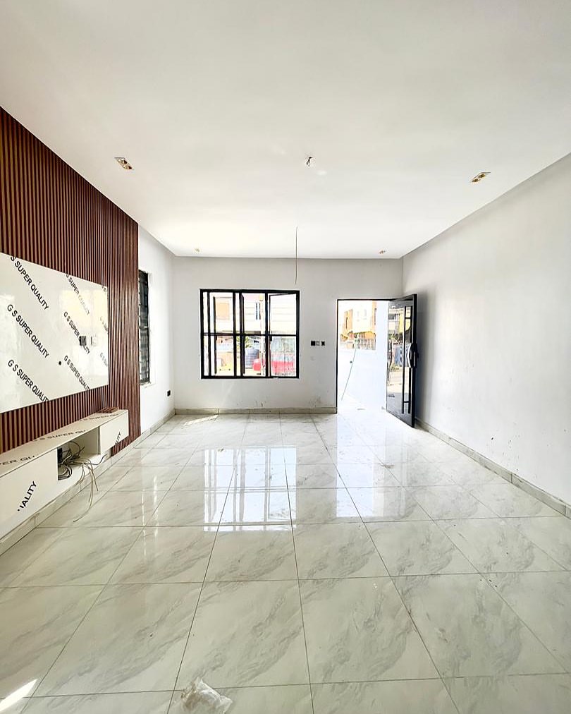 Stunning 4-Bed Duplex with Solar Power in Prime Chevron