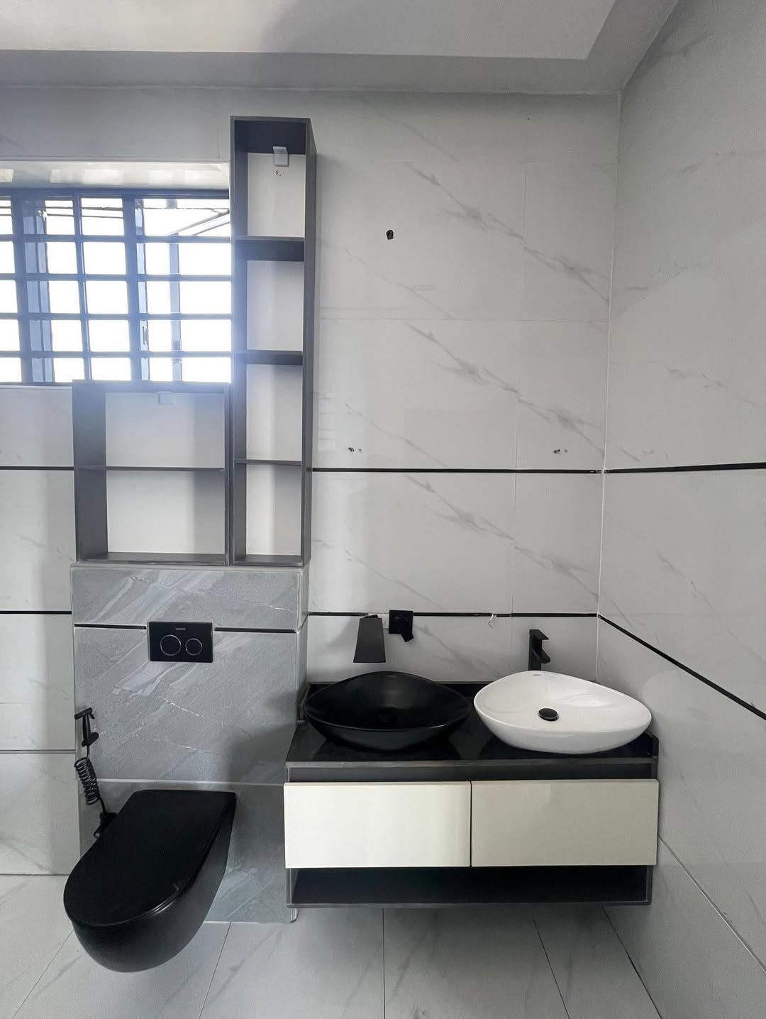 Stunning 5-Bedroom Duplex with Cinema & Pool in Ajah