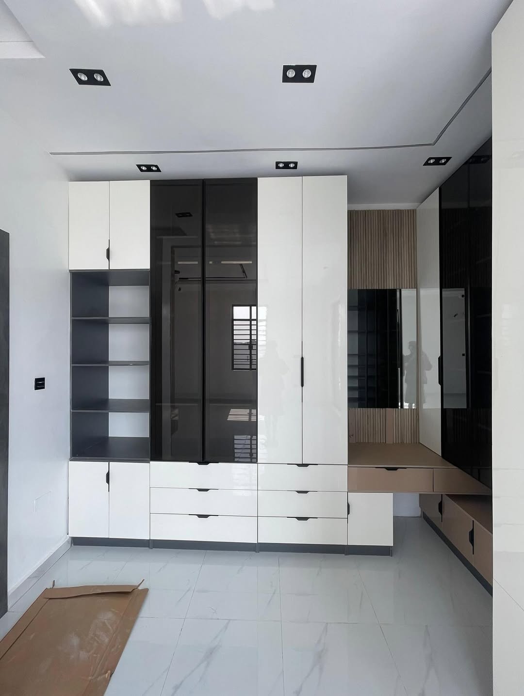 Stunning 5-Bedroom Duplex with Cinema & Pool in Ajah