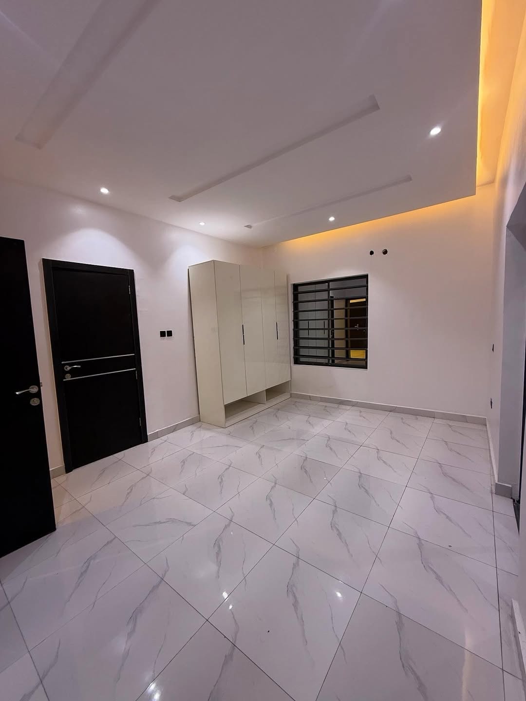 Lekki Phase 1 Gem: Spacious 2 & 3 Bed En-Suite Apartments