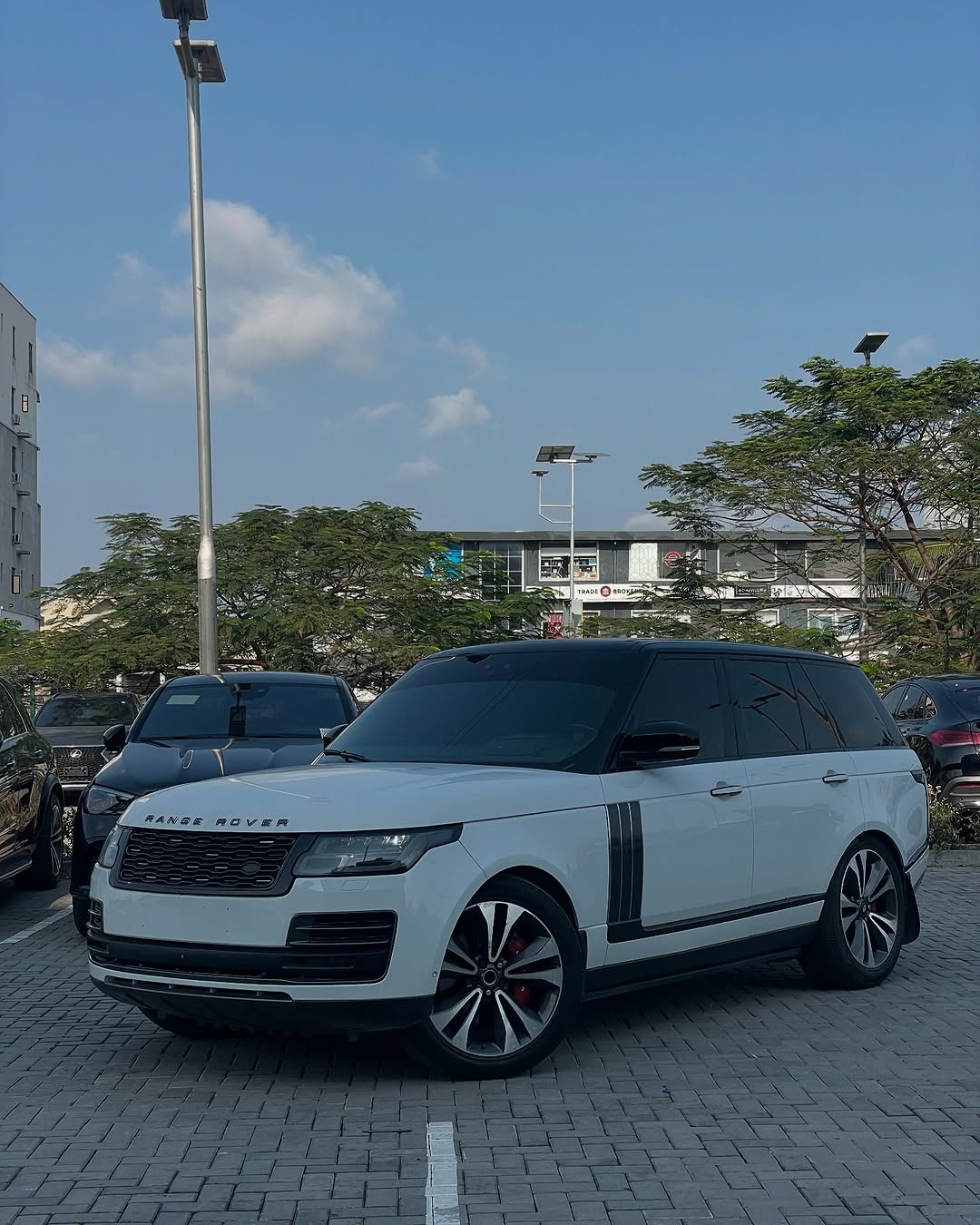 2018 Range Rover Autobiography: Peak Luxury Awaits