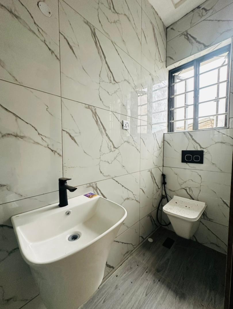 Newly Built 4-Bed Terrace Duplex in Secure Maryland Estate