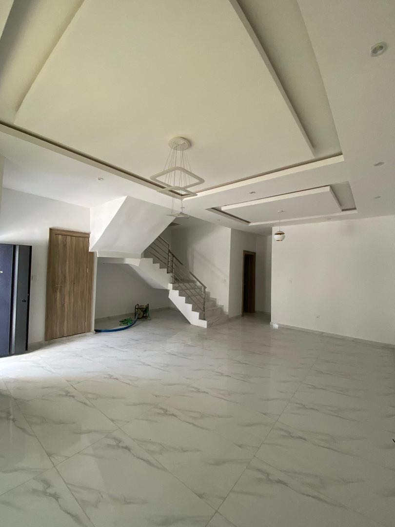 Spacious 4-Bedroom Haven in Prime Lagos Estate