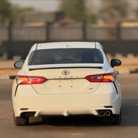 2019 Toyota Camry SE: Luxury Meets Value in Abuja