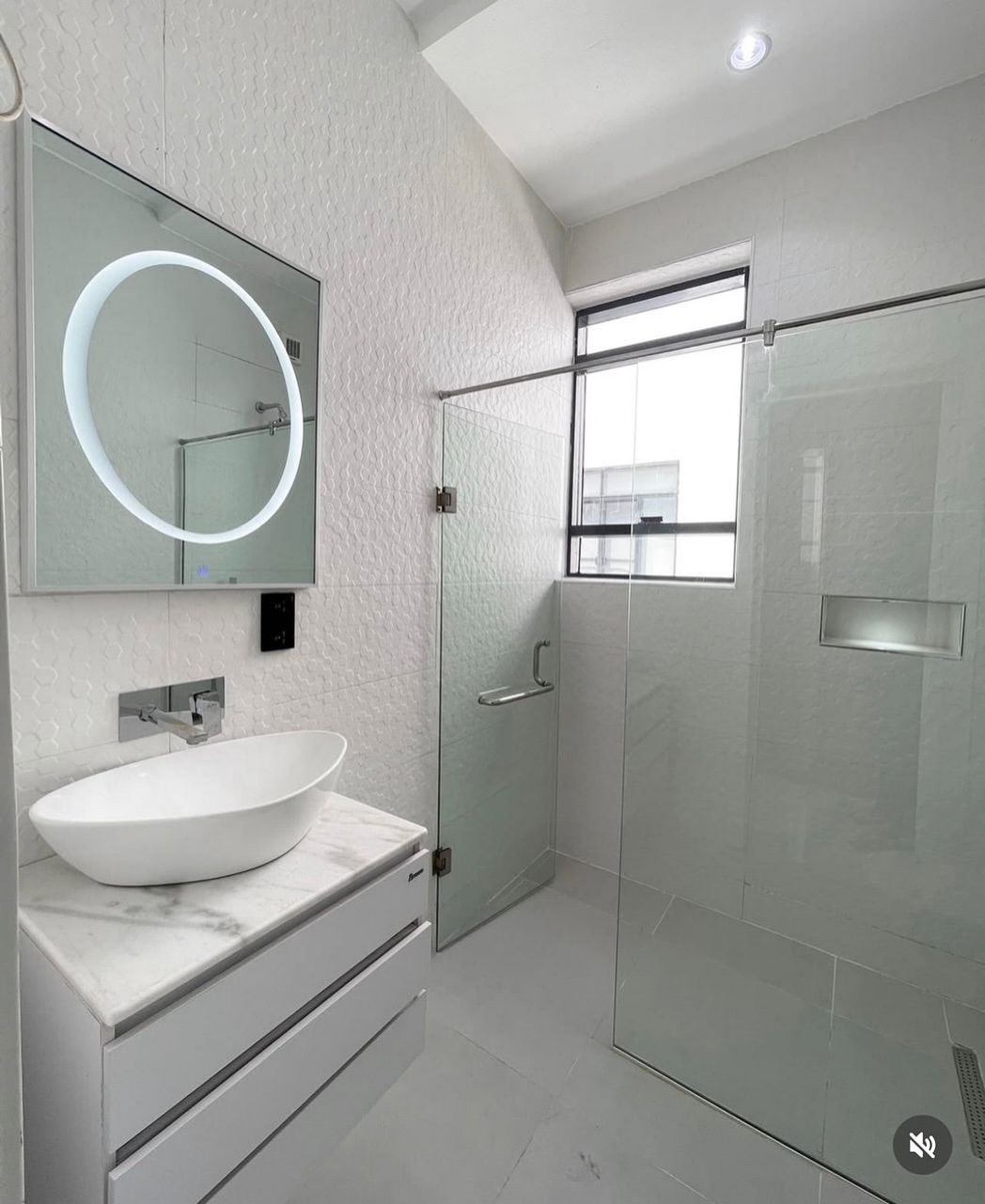 Stunning 5-Bed Duplex with Cinema & Pool in Lekki