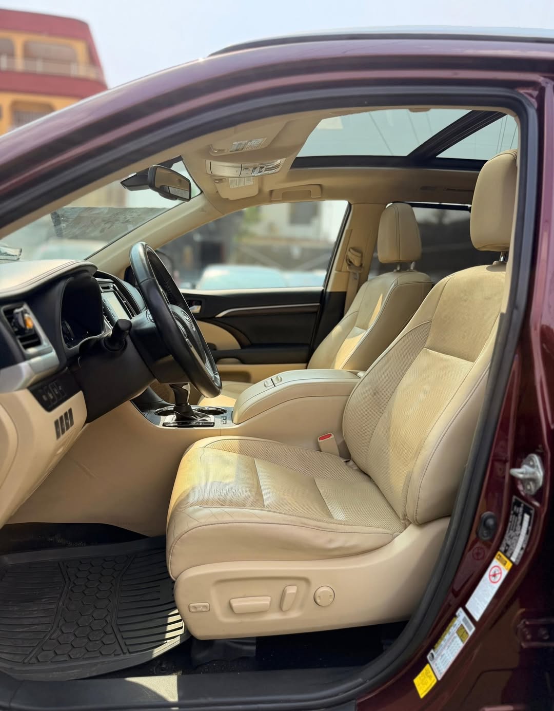 Luxury Loaded 2015 Highlander: Full Tech, Heated Seats & More