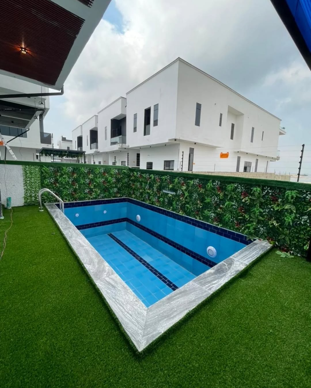 Ajman’s Elite: 5-Bed Duplex with Pool & Smart Tech