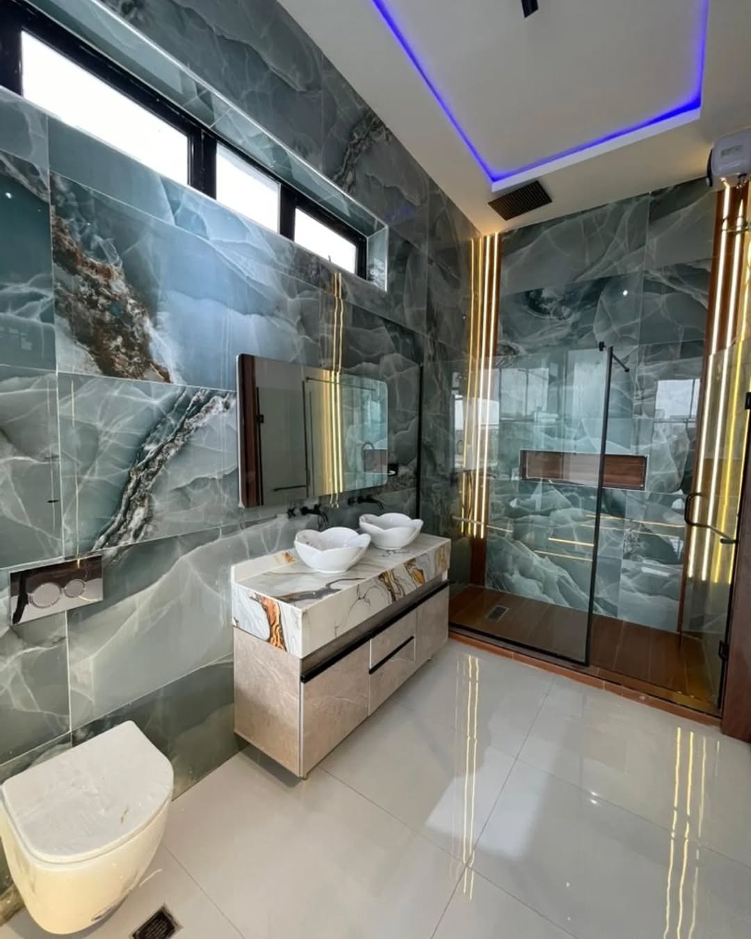 Ajman’s Elite: 5-Bed Duplex with Pool & Smart Tech