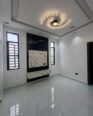 Stunning 5-Bed Duplex with Cinema & Pool in Ajah
