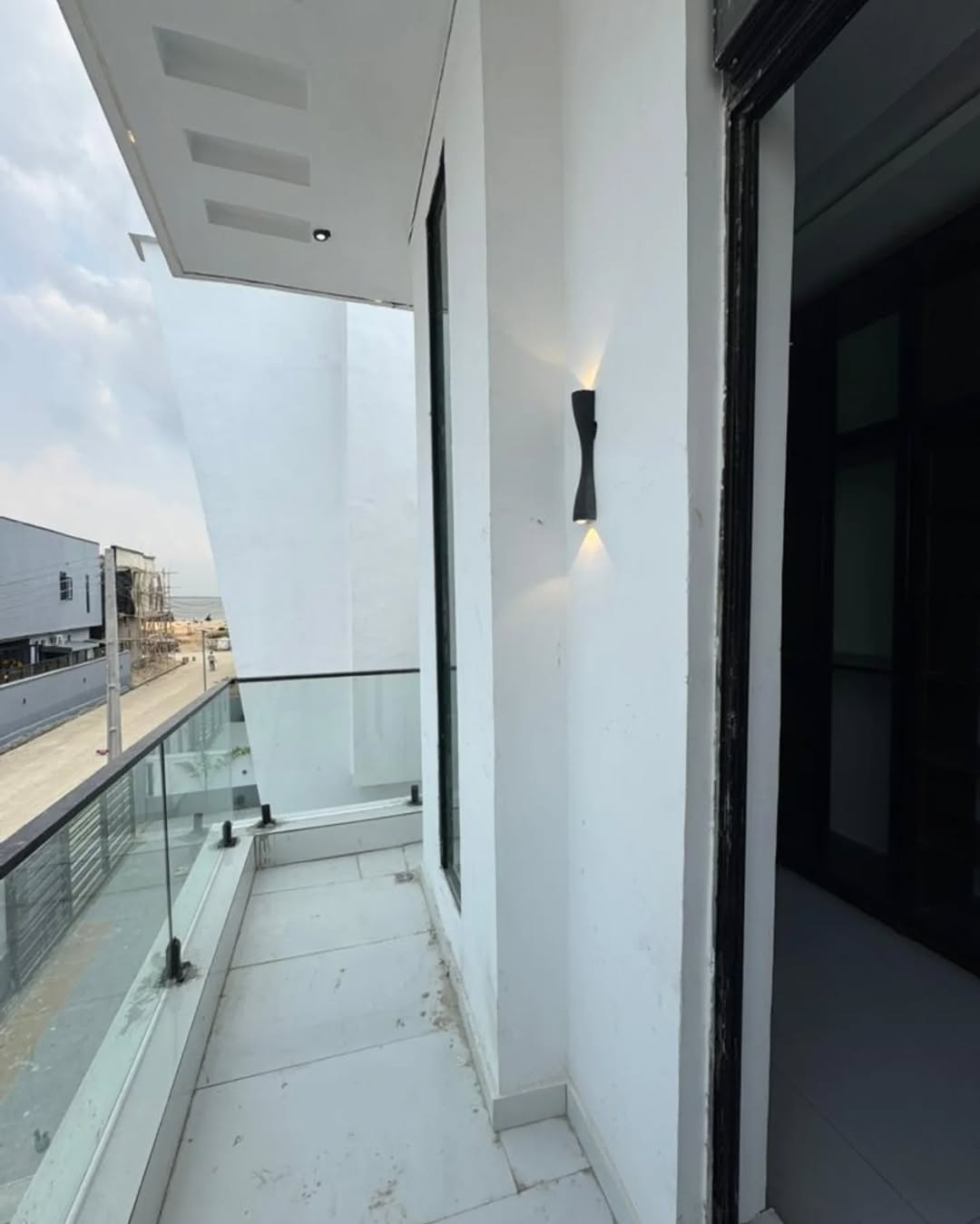 Luxury 4-Bed Duplex with Pool & Gym in Ajah