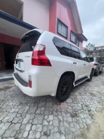 Flawless 2011 Lexus GX460: Untouched Engine