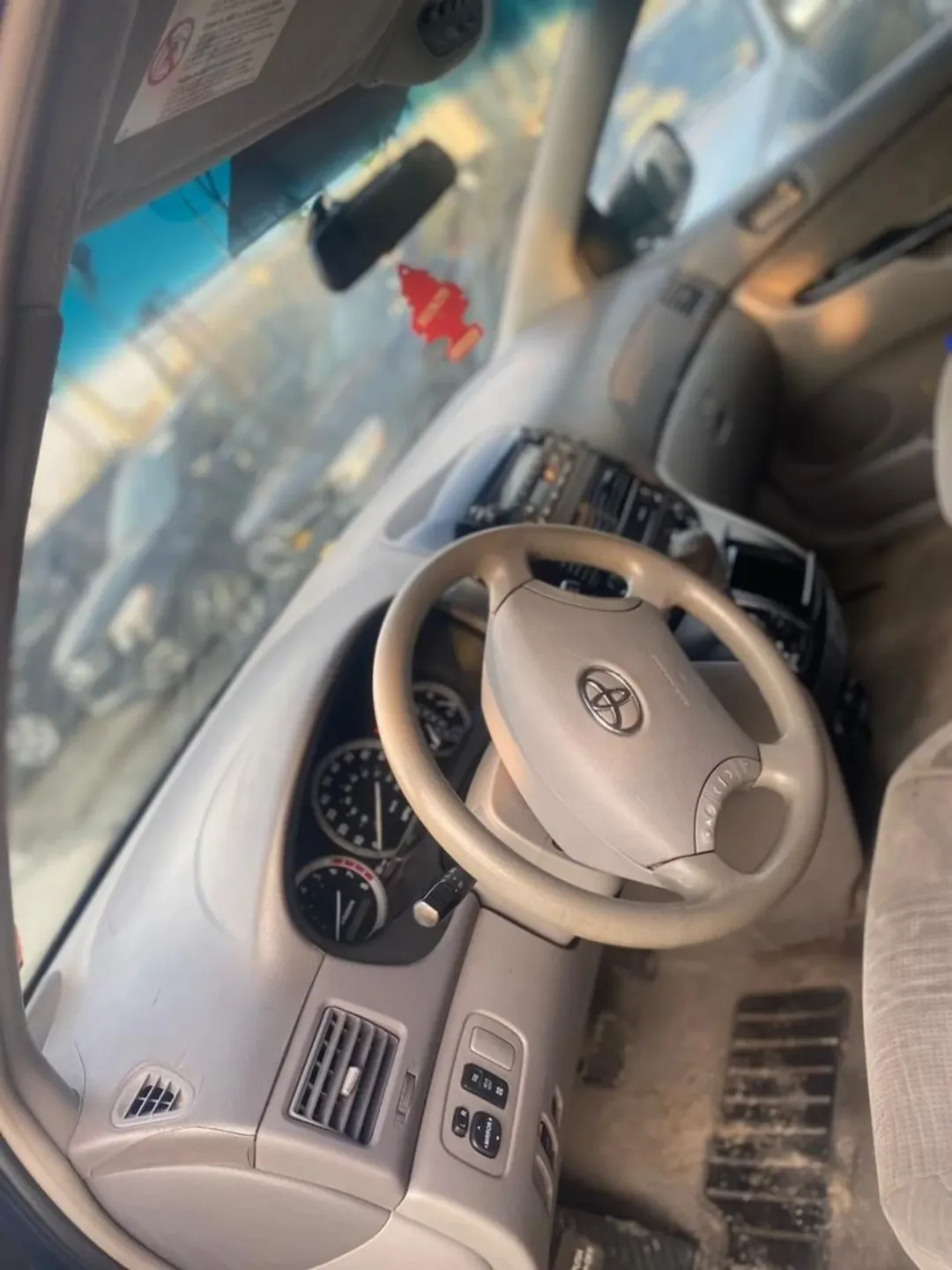 Just Arrived: 2005 Toyota Sienna, Accident-Free