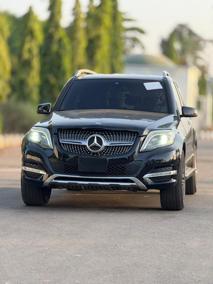 Distress Sale: 2010 Mercedes GLK350, Just ₦9.5M