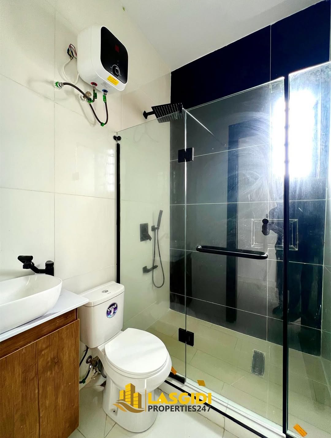 Stunning 5-Bed Duplex with Pool in Serene Lekki