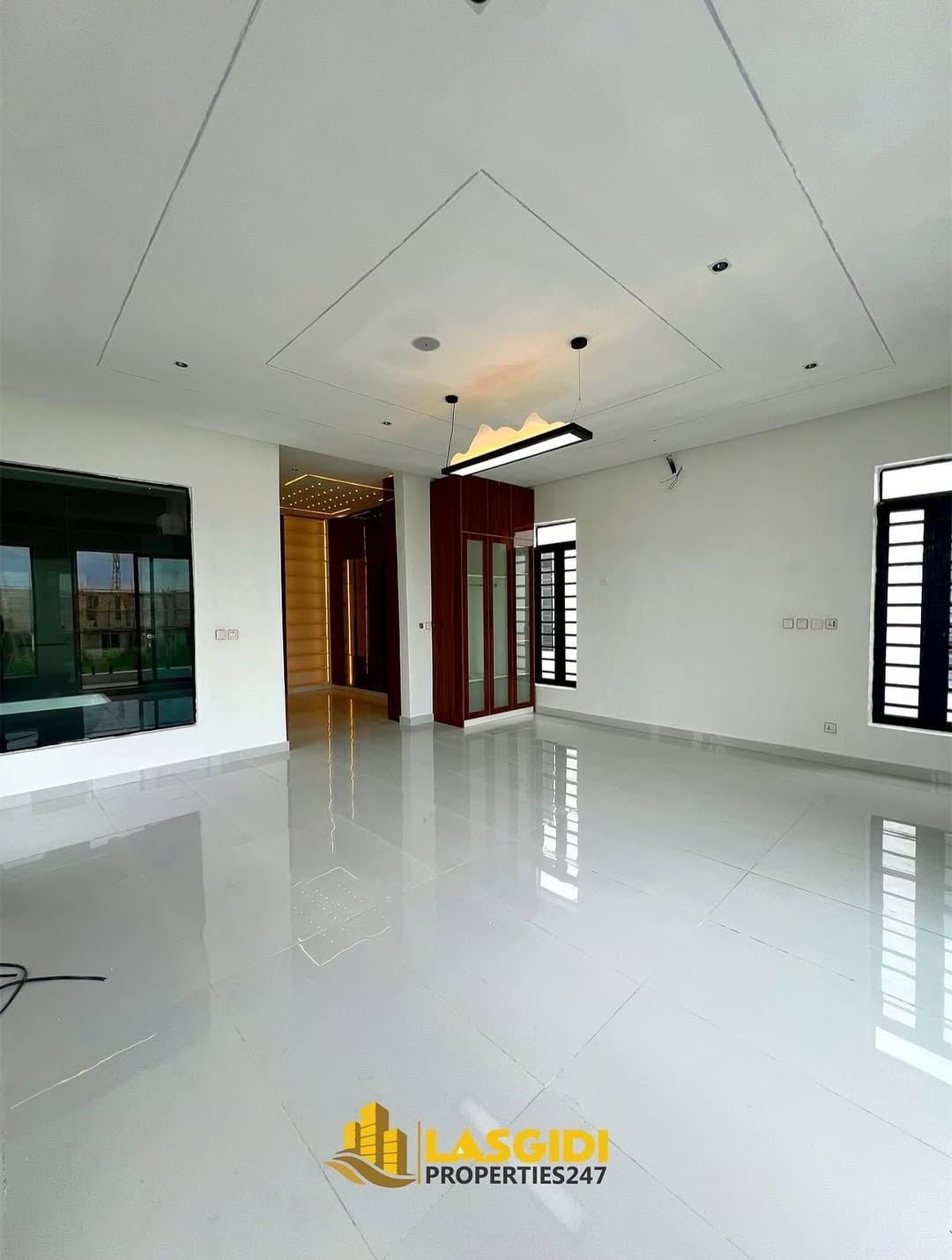 Stunning 5-Bed Duplex with Pool in Serene Lekki