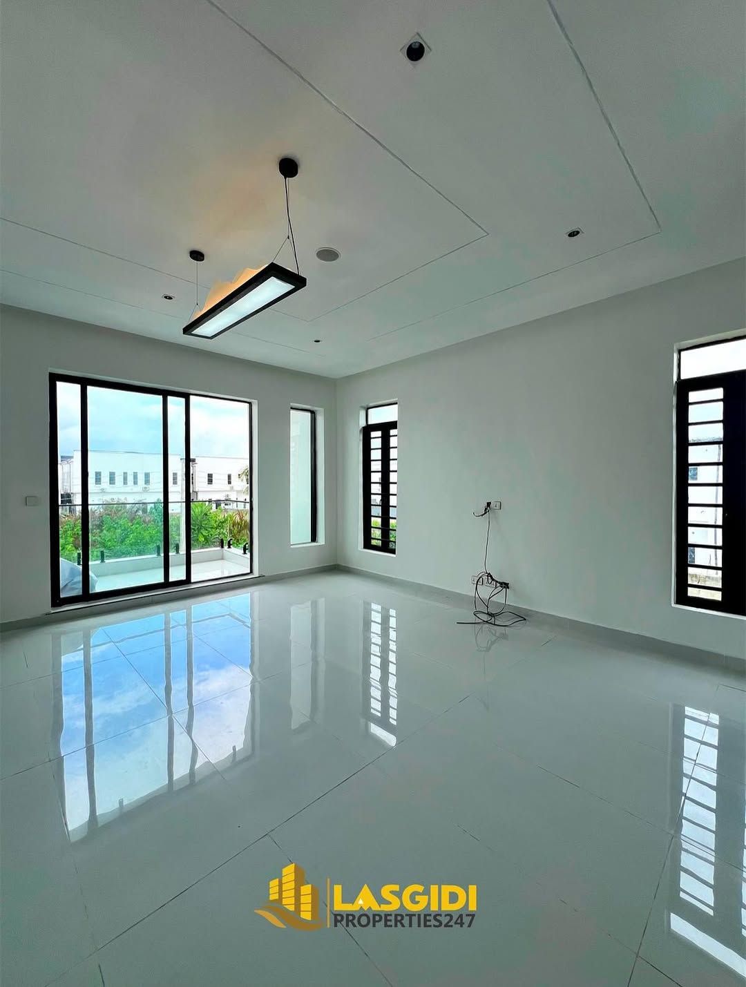 Stunning 5-Bed Duplex with Pool in Serene Lekki