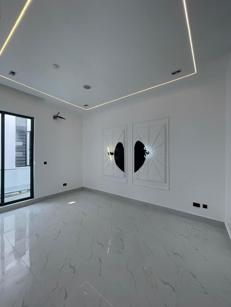 Grand 5-Bed Duplex with Resort-Style Pool in Lekki