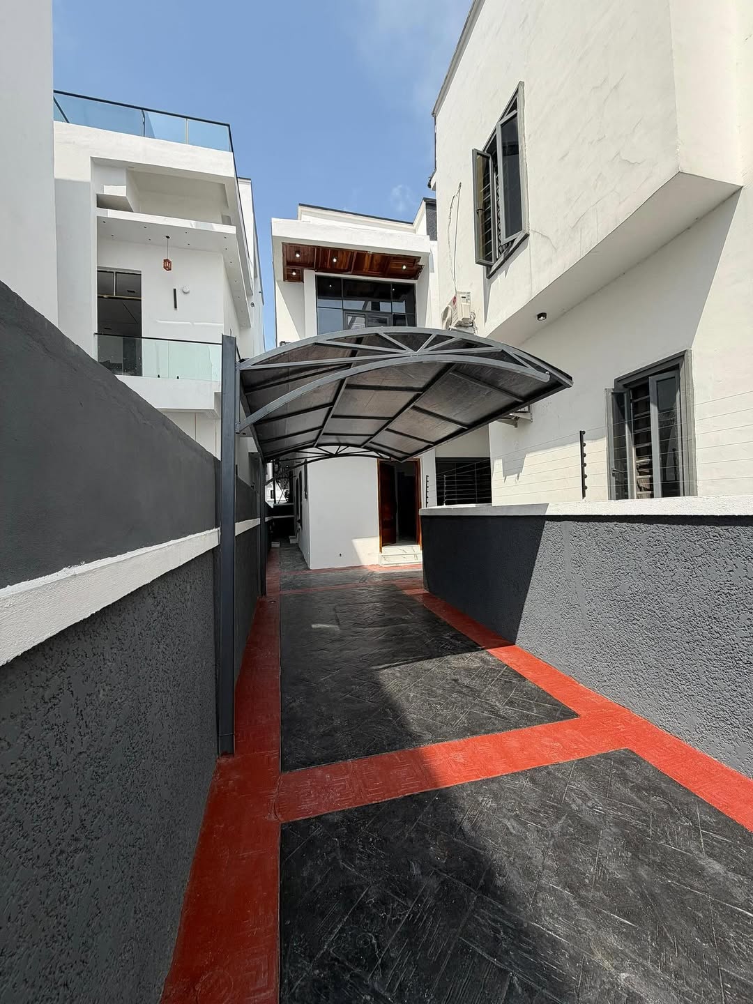 Exquisite 4-Bedroom Duplex in Prime Lekki