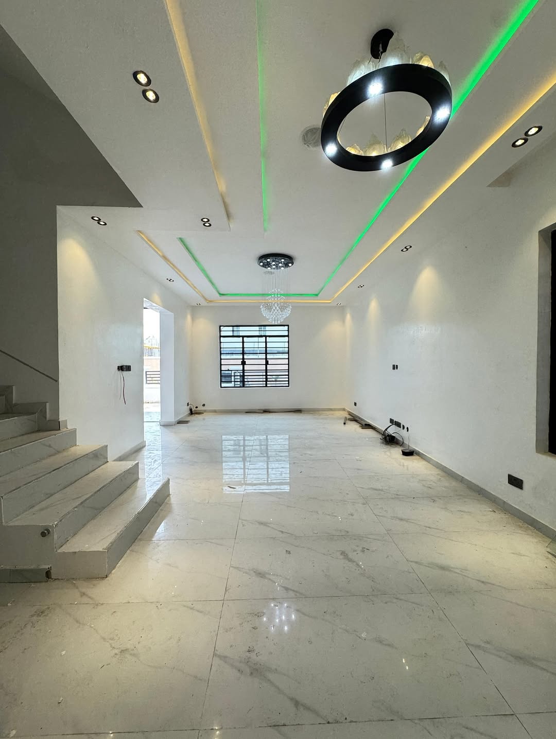 Exquisite 5-Bed Ikate Haven with Jacuzzi & Bulletproof Security