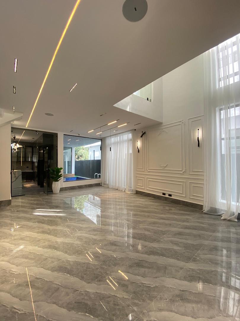 Spacious 5-Bedroom Haven in Serene Chevron Estate