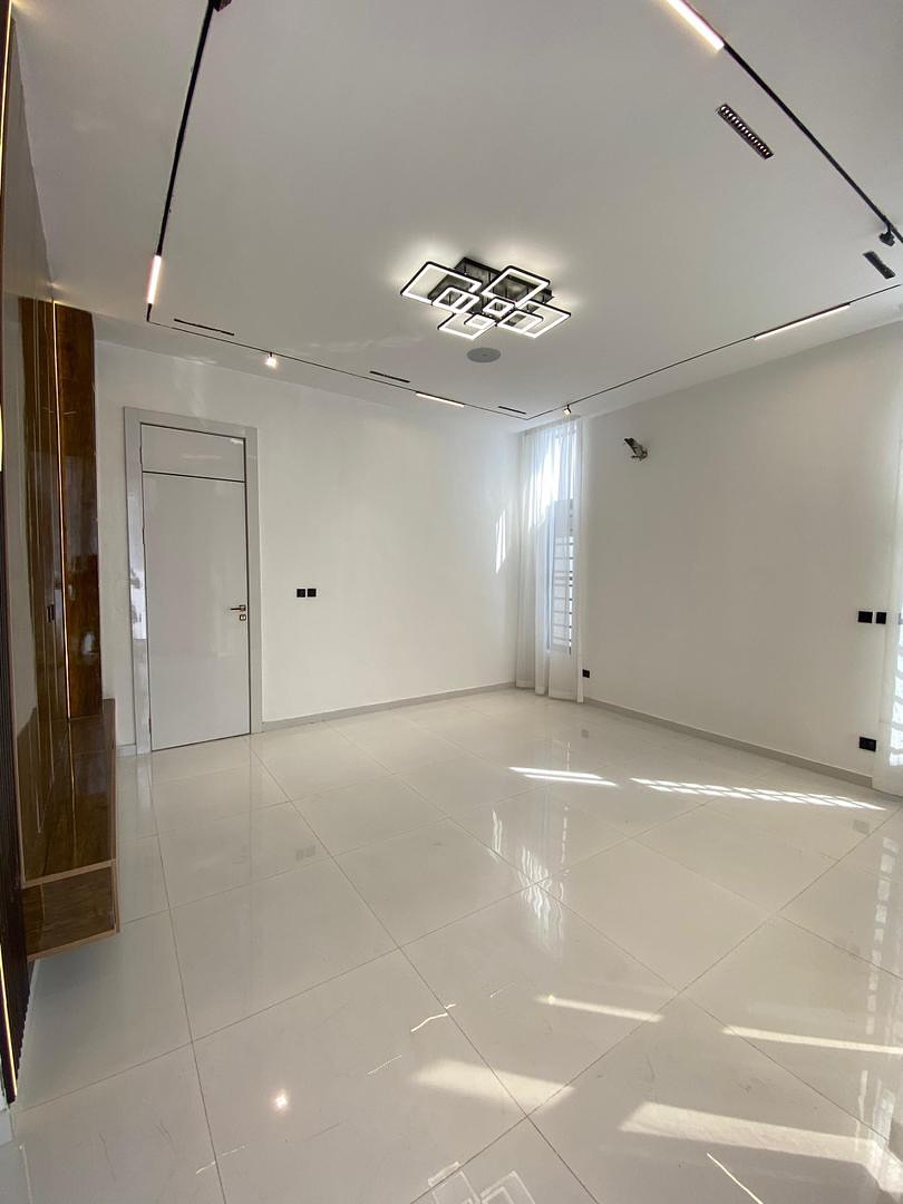 Spacious 5-Bedroom Haven in Serene Chevron Estate