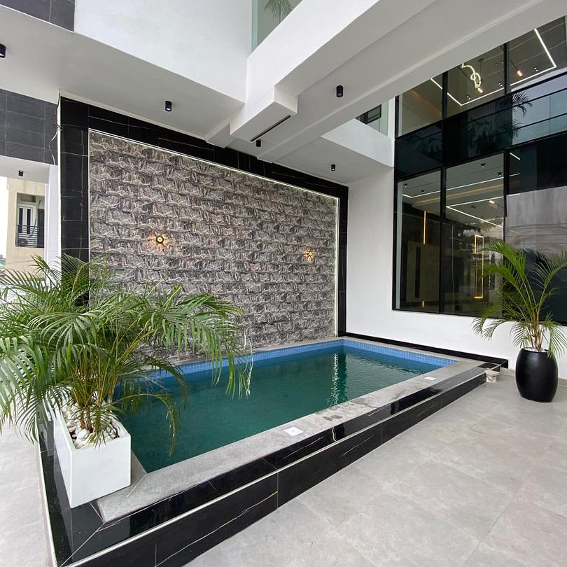 Exclusive 5-Bed Duplex with Pool & Smart Features