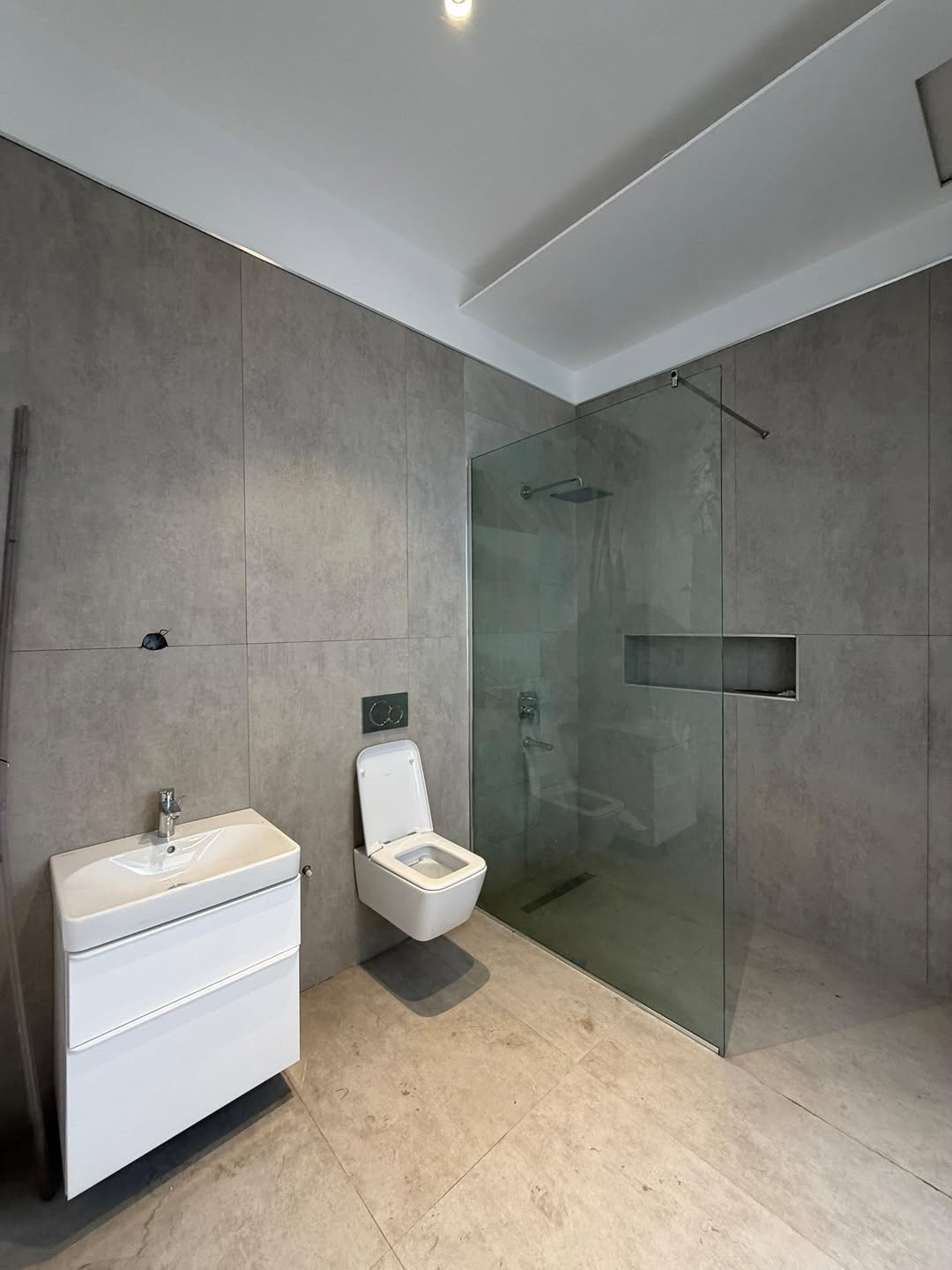 Ikoyi’s Ultimate Smart Home: Pool, Cinema & Rooftop Views