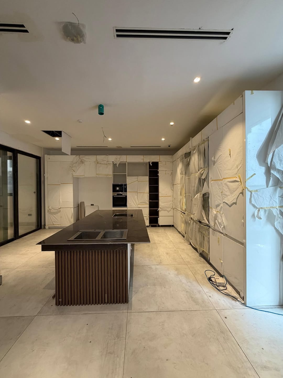 Ikoyi’s Ultimate Smart Home: Pool, Cinema & Rooftop Views