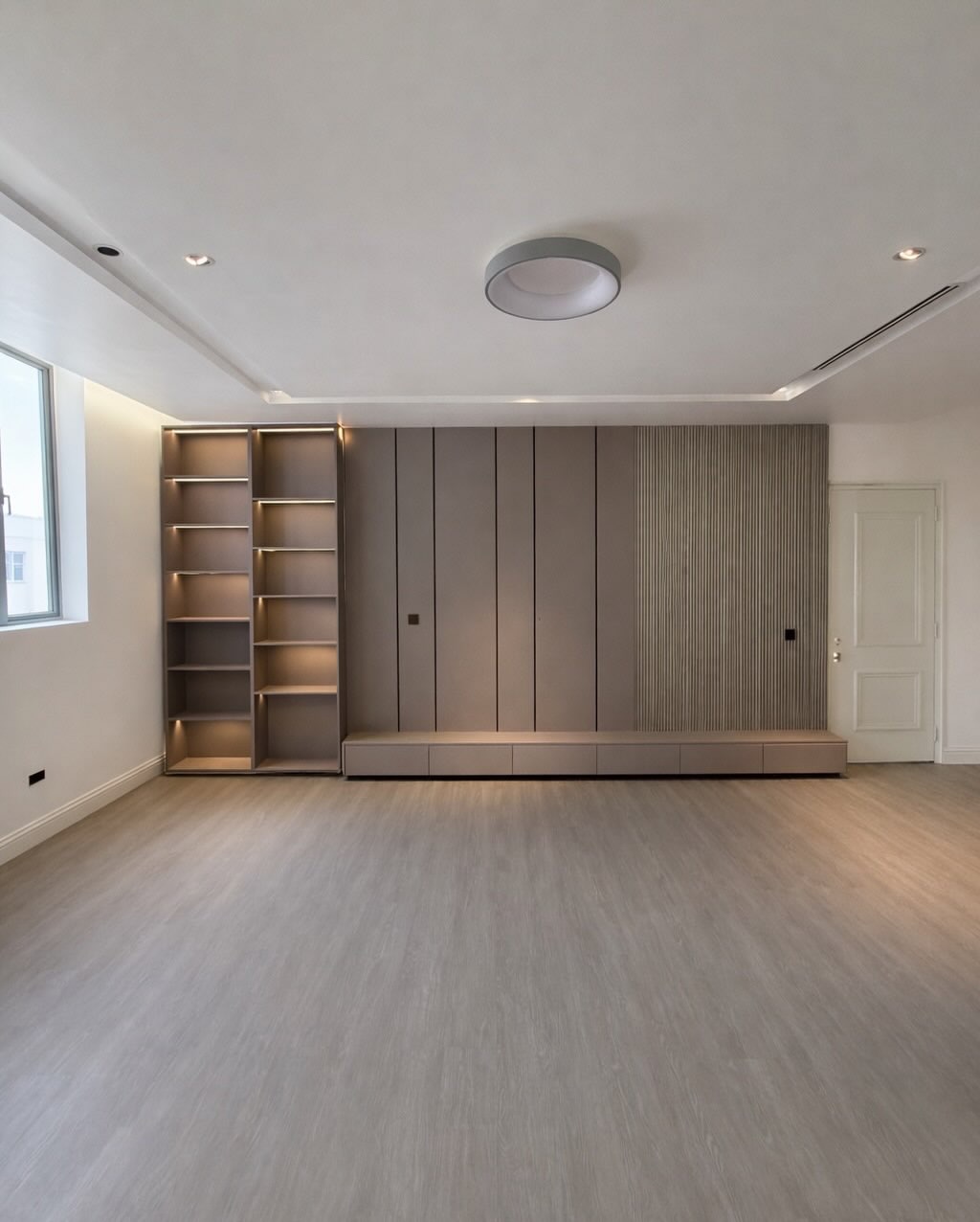 Elevator Luxury: 6-Bed Duplex with Pool in Kado