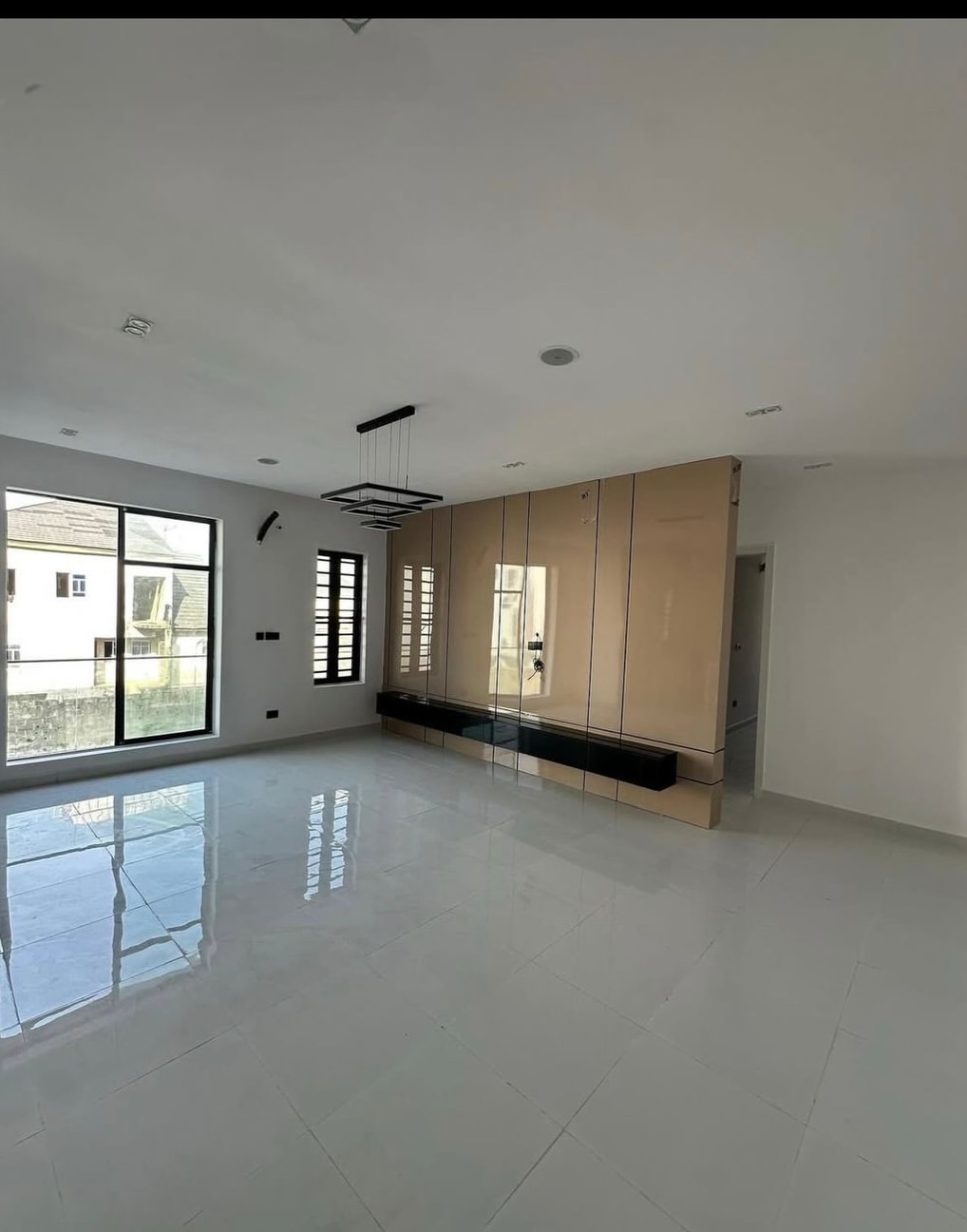 Lekki’s Newest Gem: 2-Bed Ensuite with Walk-In Closet