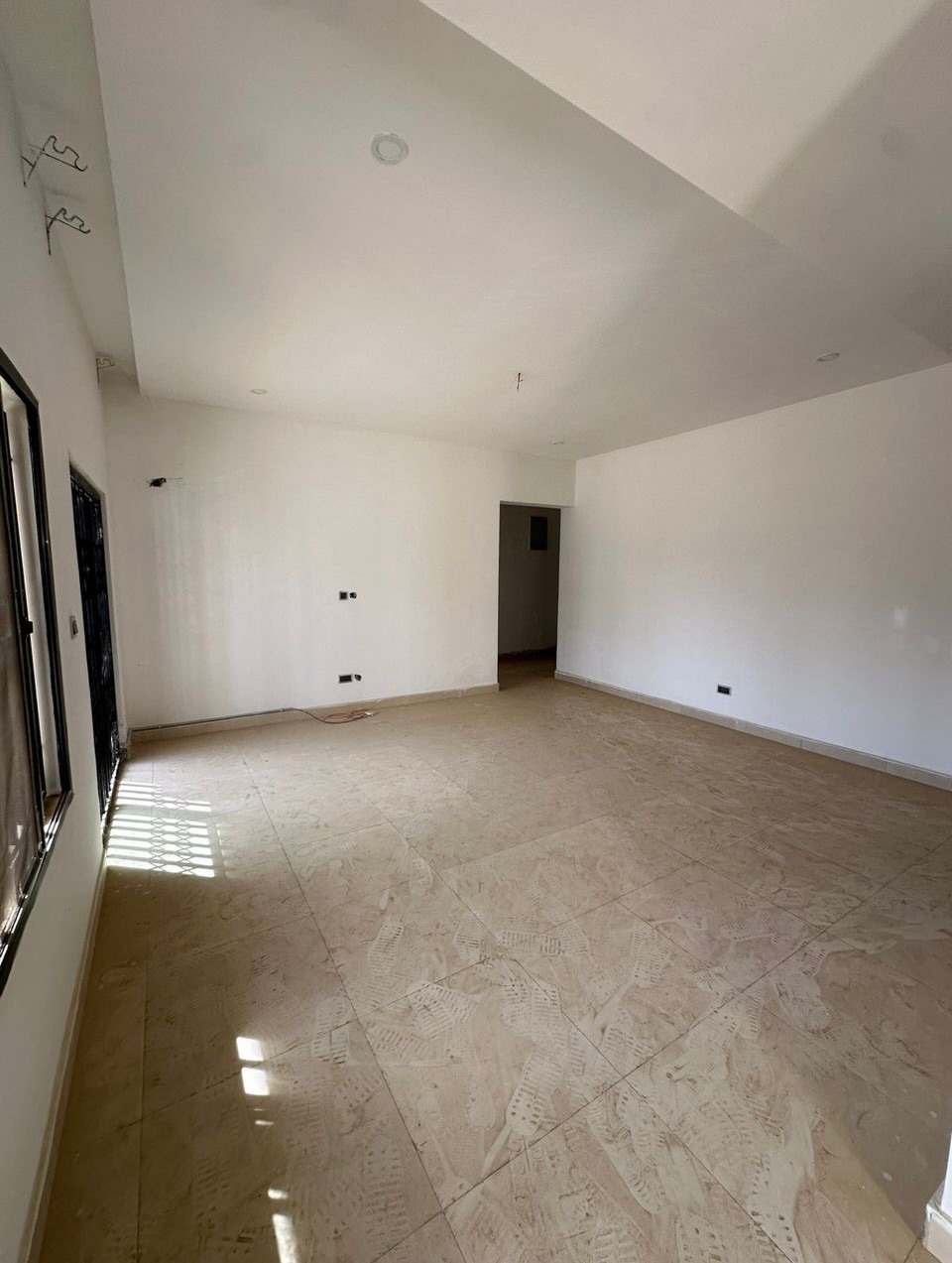 Serene Ground-Floor Haven in Jahi