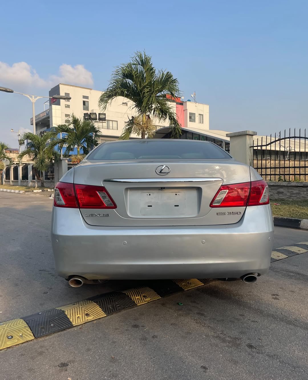 Imported Luxury: 2007 Lexus ES350 with Sunroof