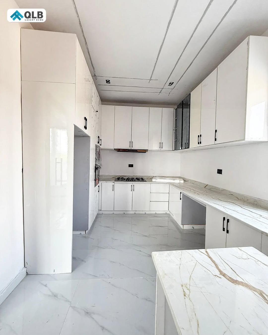 Lagos Luxury: 5-Bed Poolside Haven in Ajah