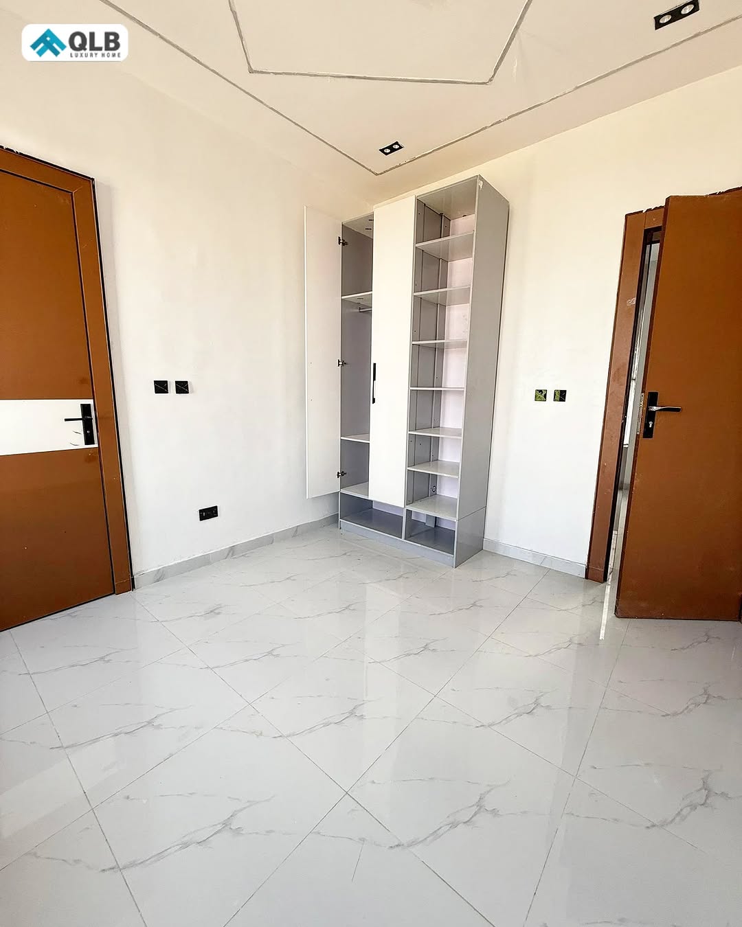 Lagos Luxury: 5-Bed Poolside Haven in Ajah