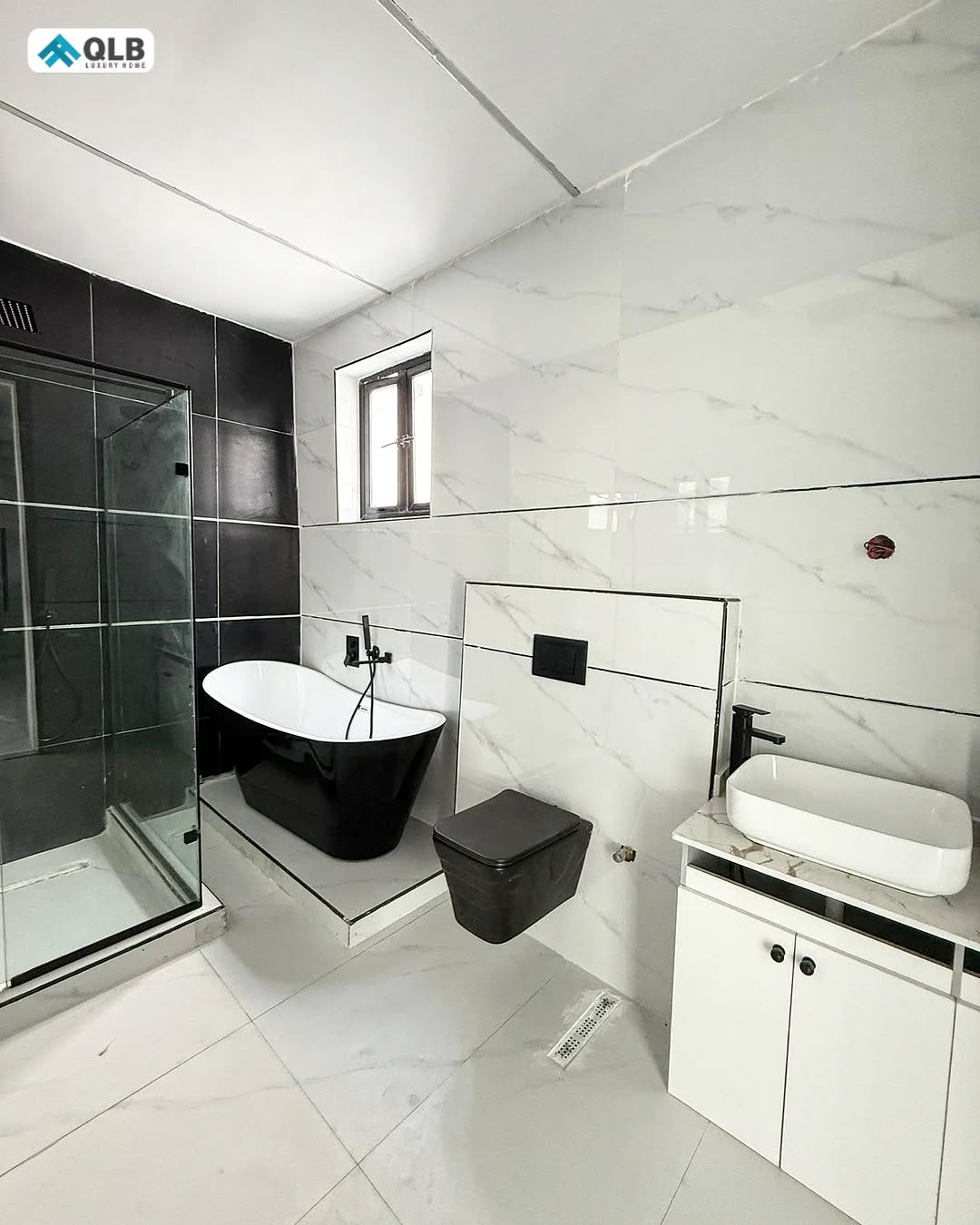 Lagos Luxury: 5-Bed Poolside Haven in Ajah