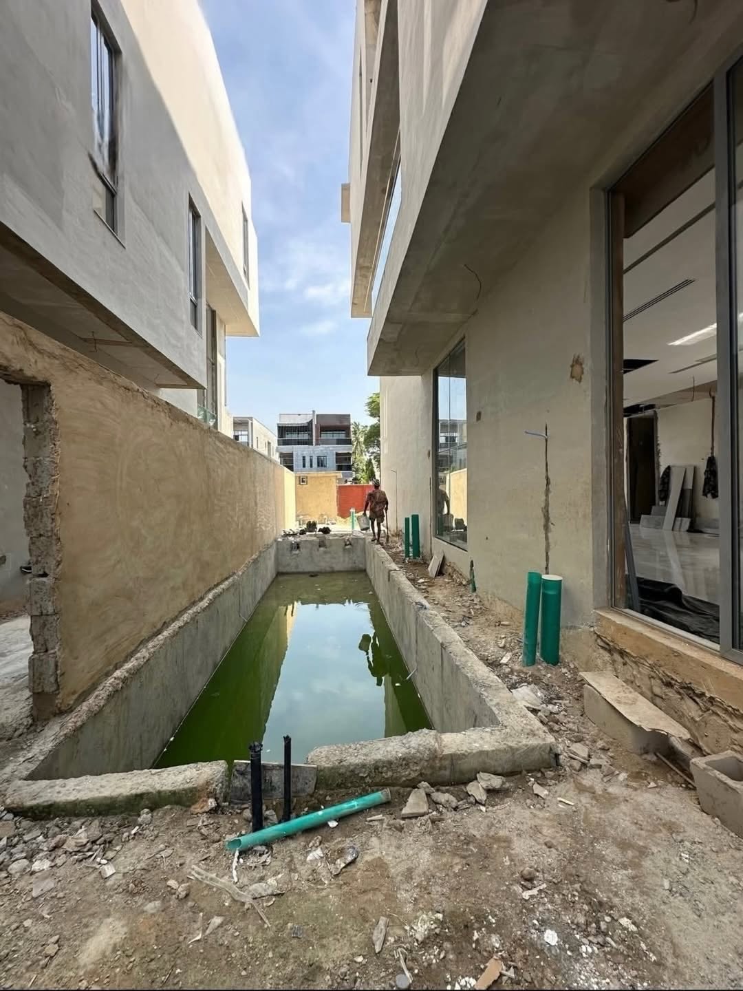 Lagos Luxury: 5-Bedroom Estate with Private Cinema & Pool