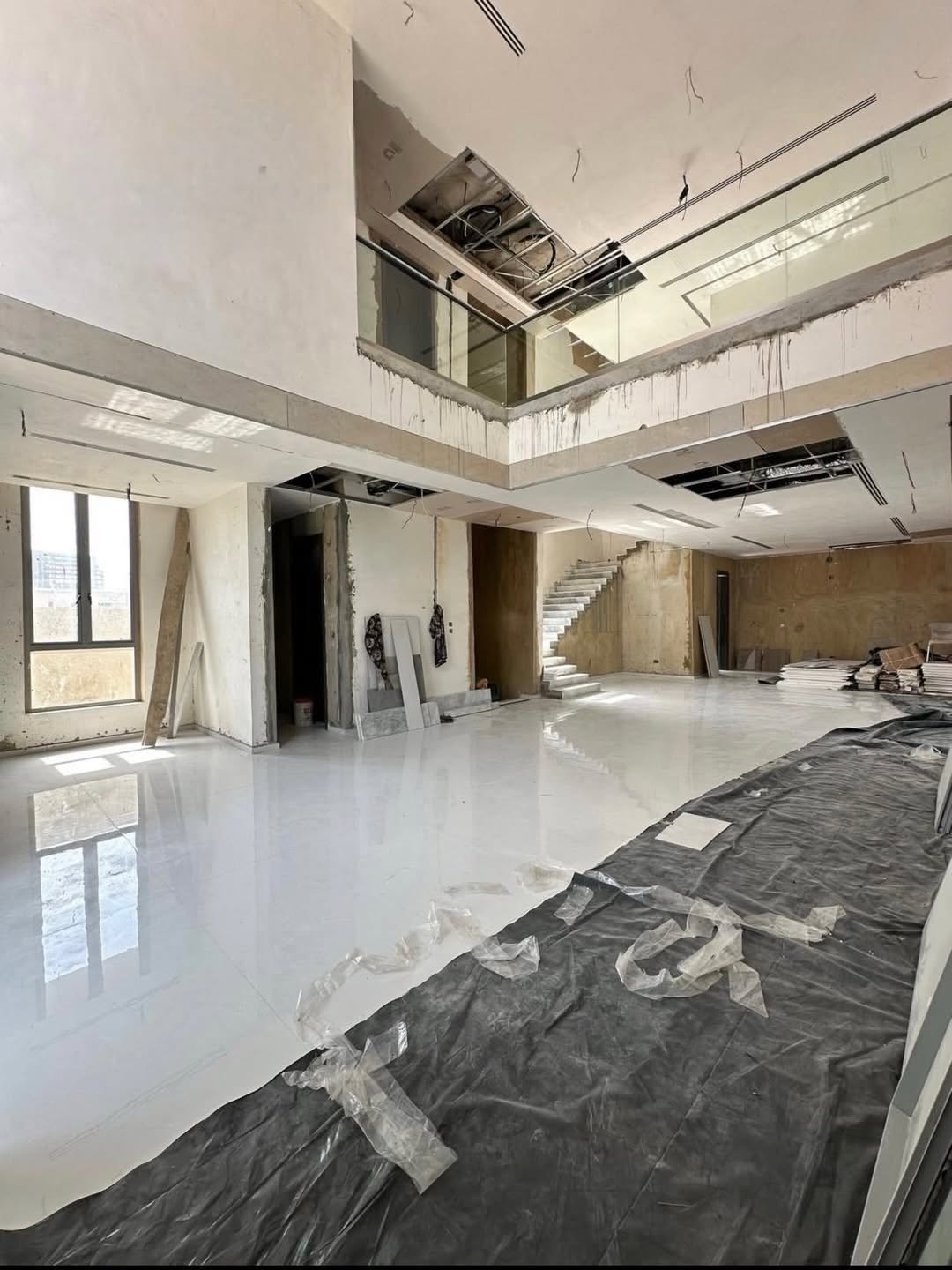 Lagos Luxury: 5-Bedroom Estate with Private Cinema & Pool