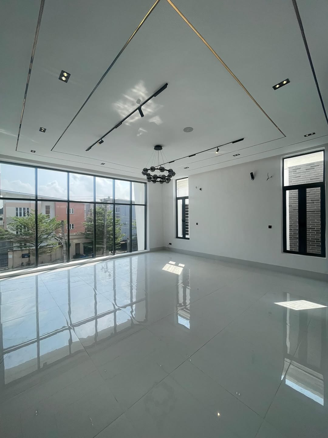 Lavish 5-Bedroom Haven with Private Pool in Lekki