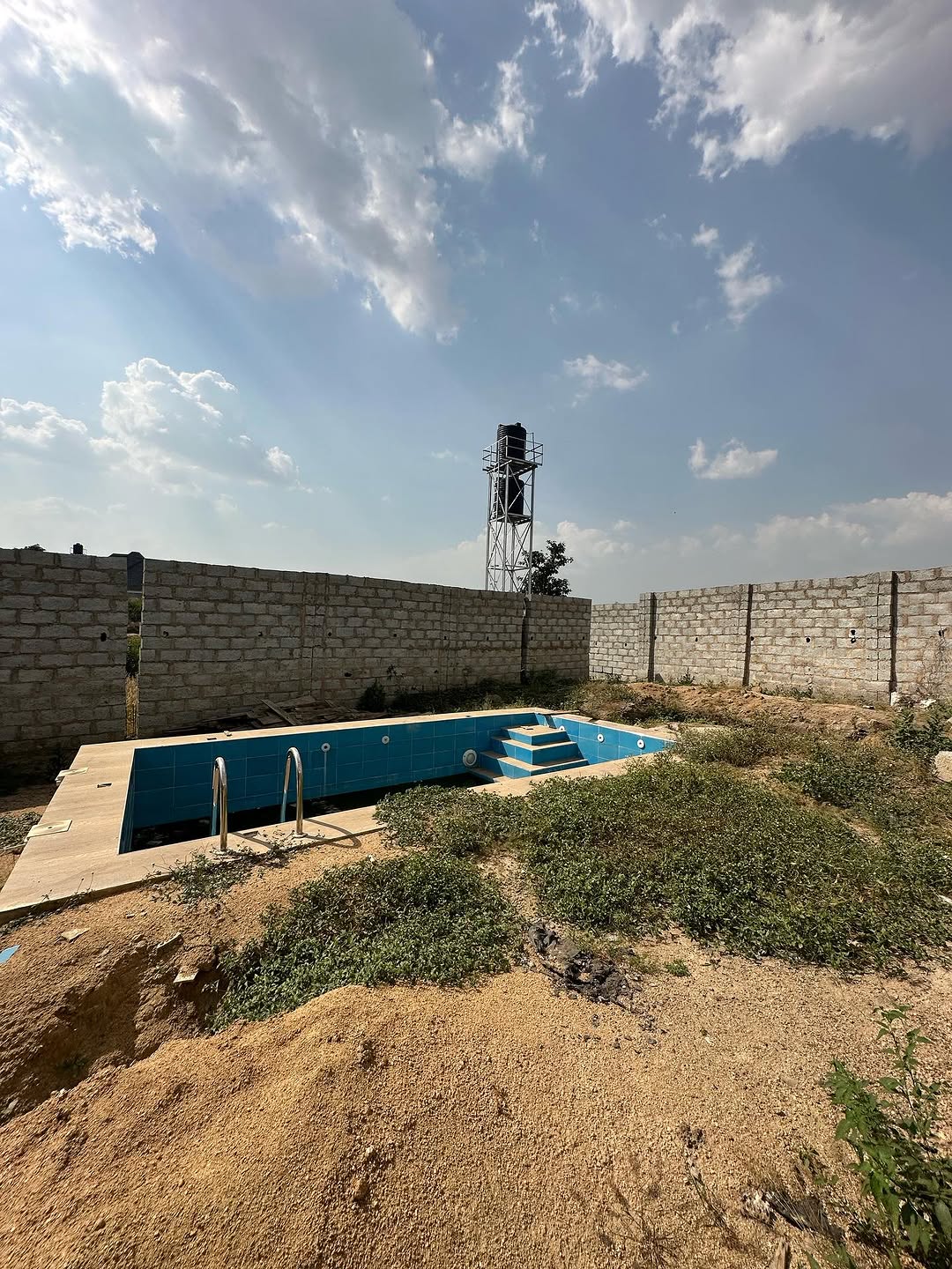 Sleek 3-Bedroom Duplex with Pool in Serene Lugbe