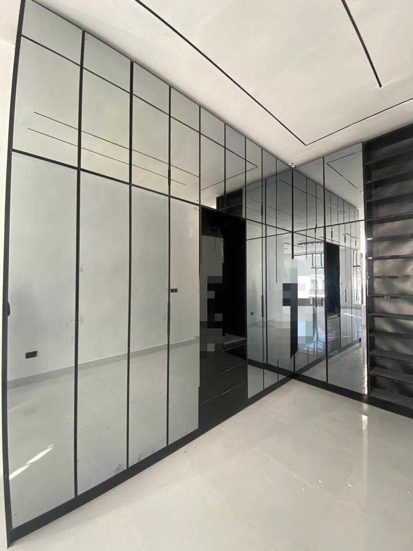 Sangotedo Sanctuary: 5-Bedroom Estate Gem with Pool