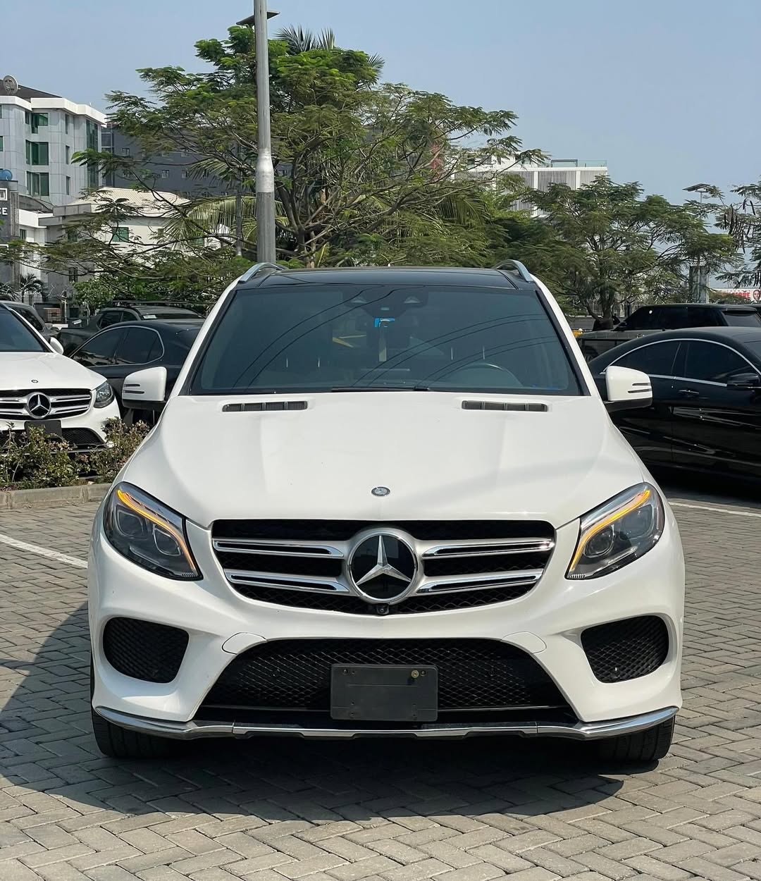 2017 GLE350 4MATIC: Luxury Tech & Panoramic Views