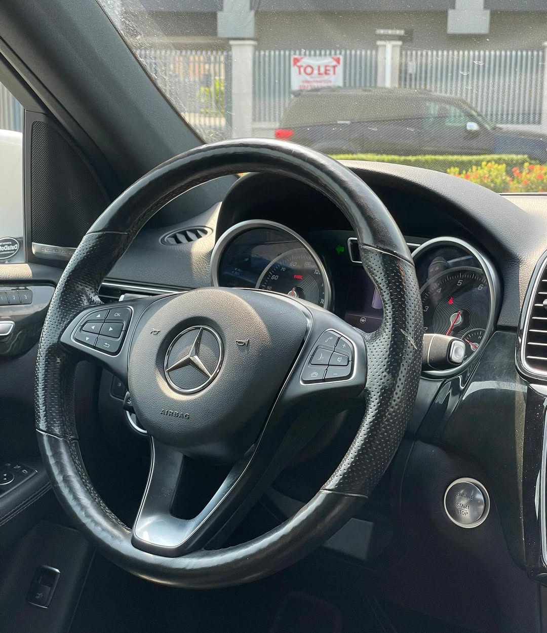 2017 GLE350 4MATIC: Luxury Tech & Panoramic Views