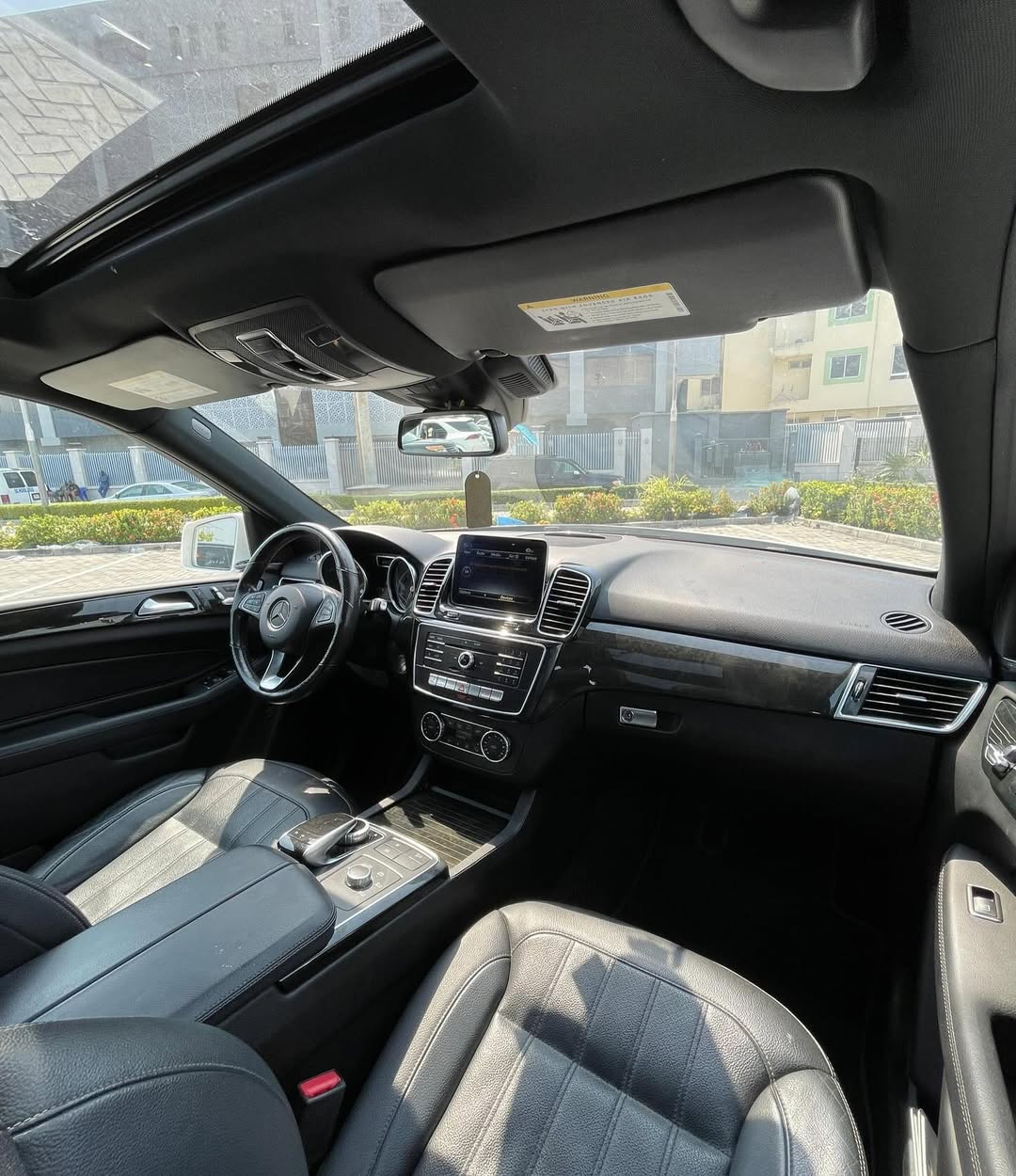 2017 GLE350 4MATIC: Luxury Tech & Panoramic Views