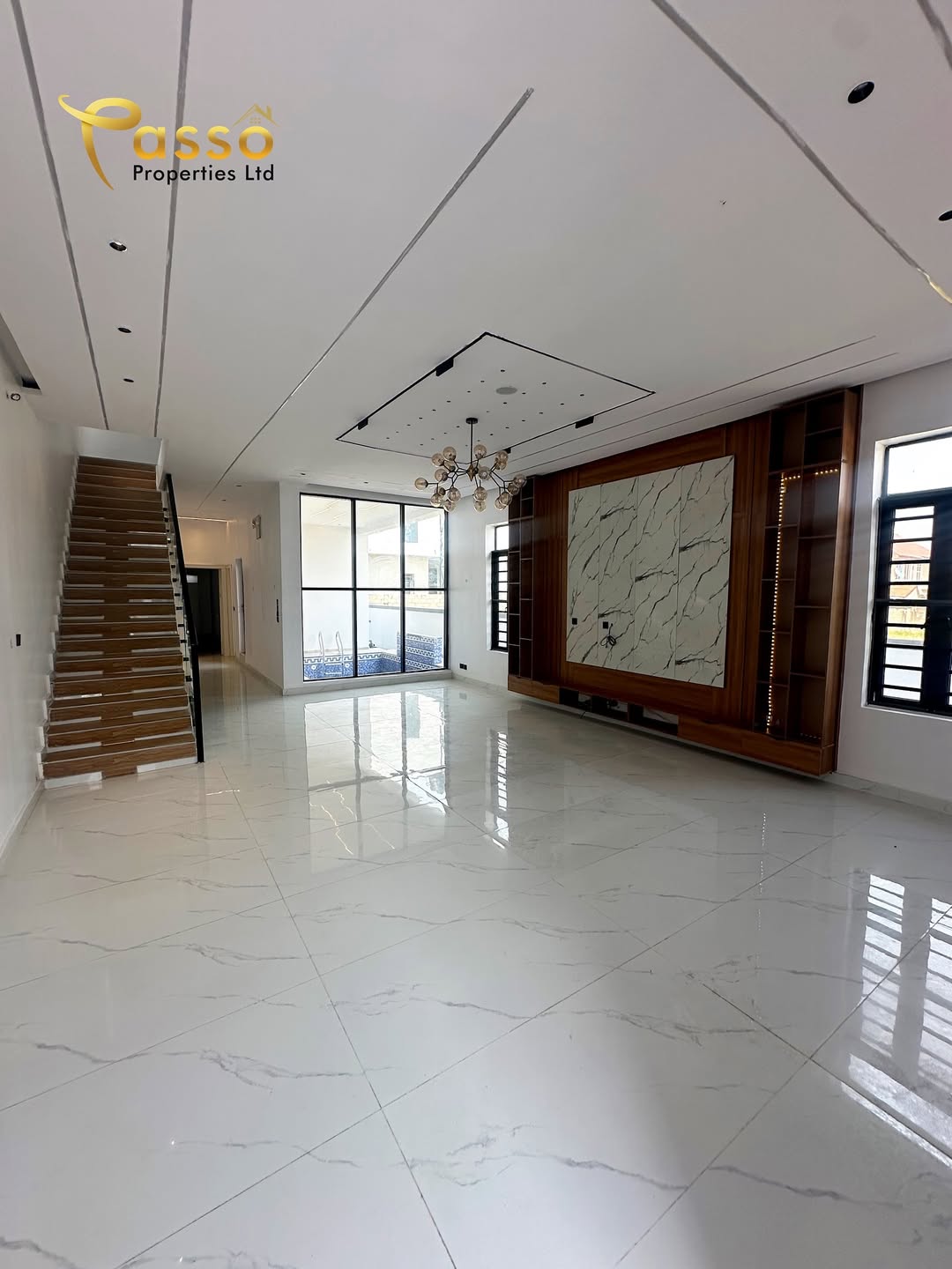 Sleek 5-Bed VGC Haven with Resort-Style Pool & BQ