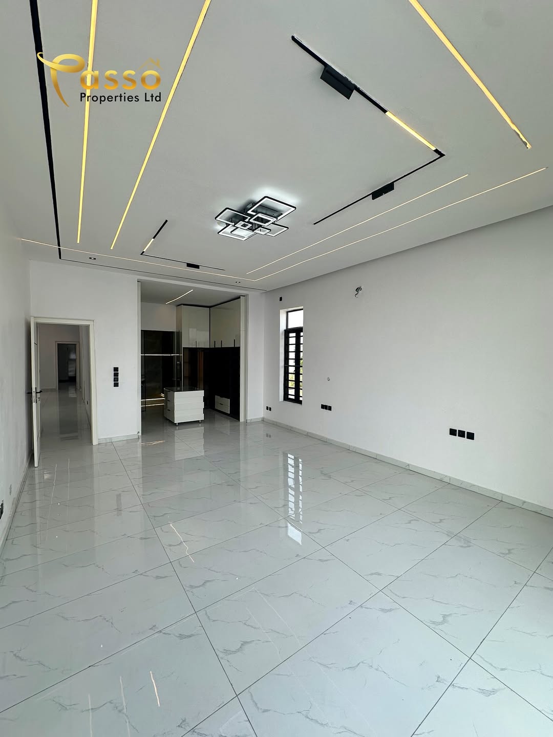 Sleek 5-Bed VGC Haven with Resort-Style Pool & BQ